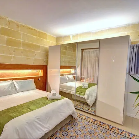 Moon Stone Валетта