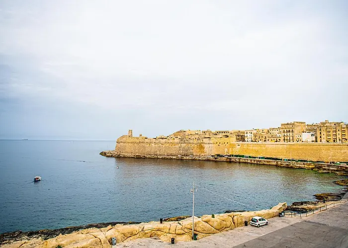 Moon Stone 瓦莱塔