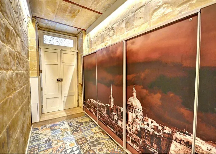 Moon Stone * La Valletta